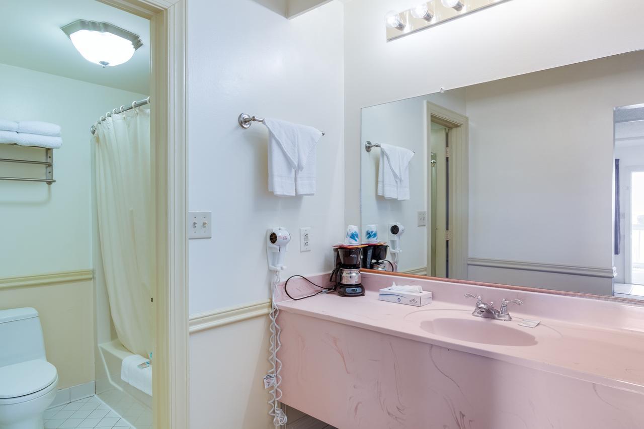 Hotel Anchorage & Marina 2*