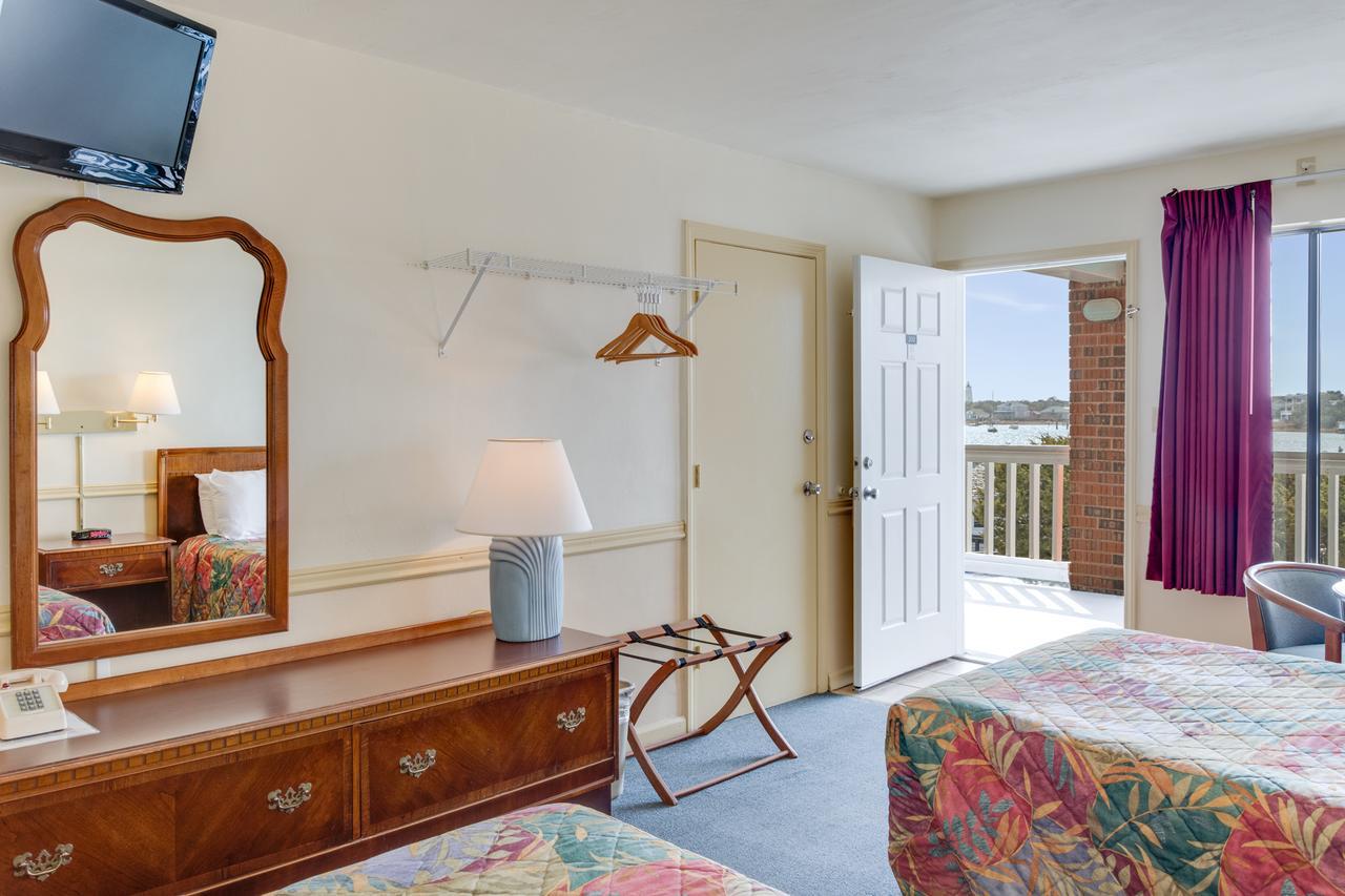 Anchorage & Marina Hotel 2*