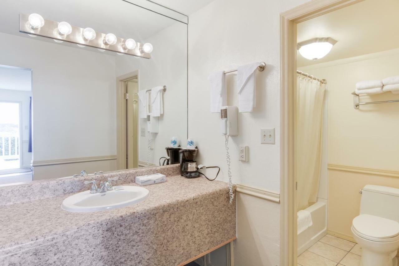 Anchorage & Marina Hotel Ocracoke