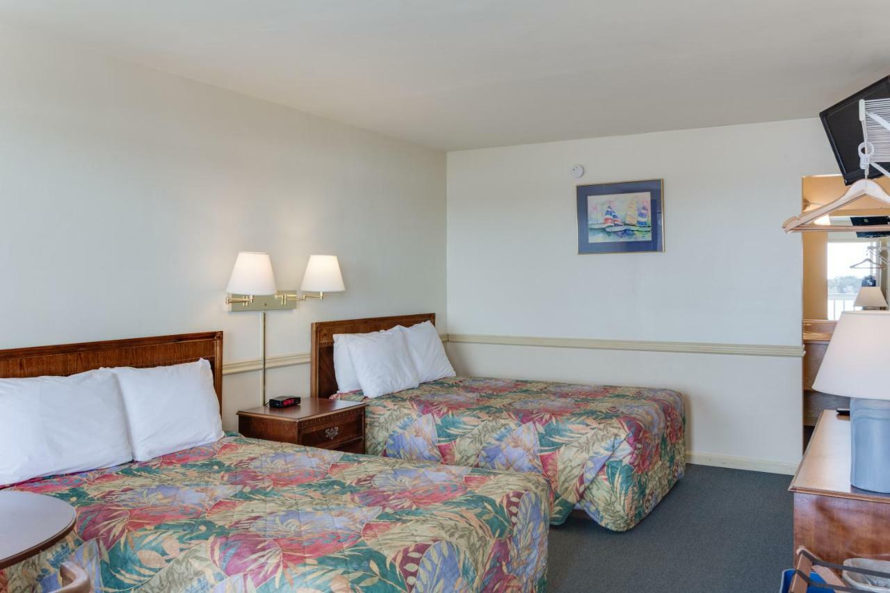 Anchorage & Marina Hotel